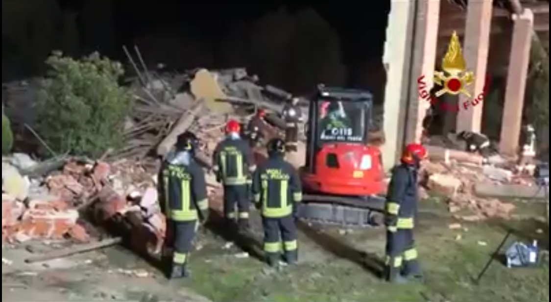 Esplosione a Quargnento: morti tre vigili fuoco VIDEO