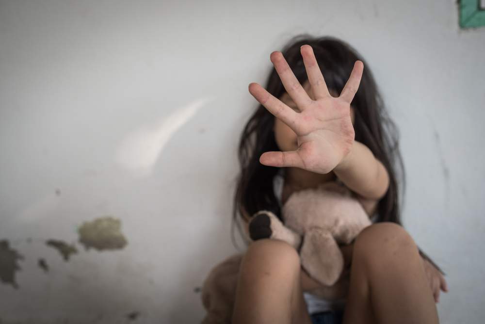 Nonno pedofilo in provincia di Palermo: arriva la condanna per abusi sessuali alla nipotina di 7 anni