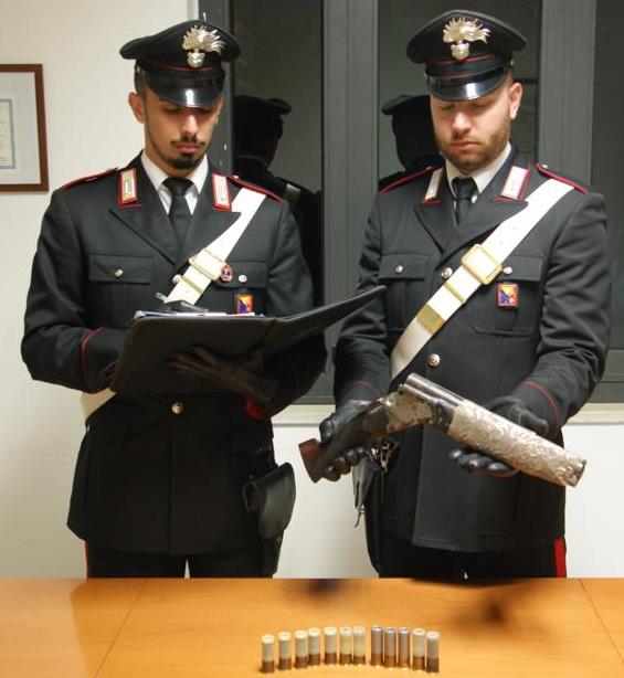 Armi e munizioni in campagna, carabinieri arrestano un 48 enne
