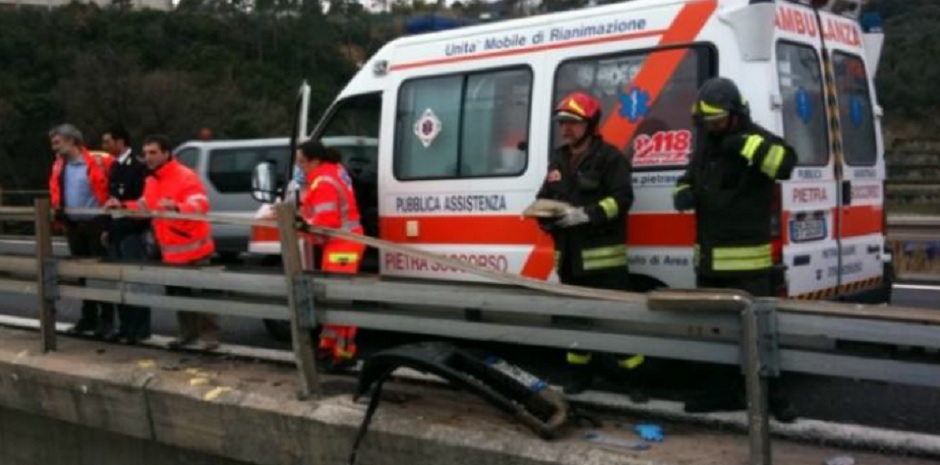 Scontro ambulanza-autovettura: salgono a tre le vittime, morto anche il paziente trasportato dal 118
