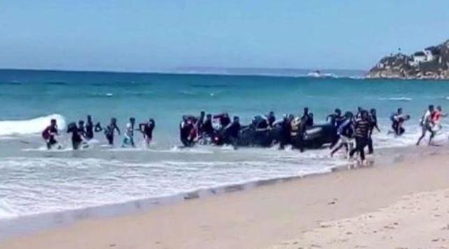 Migranti nuovi sbarchi in Sicilia: ci sono 5 morti hotspot di Lampedusa di nuovo al collasso