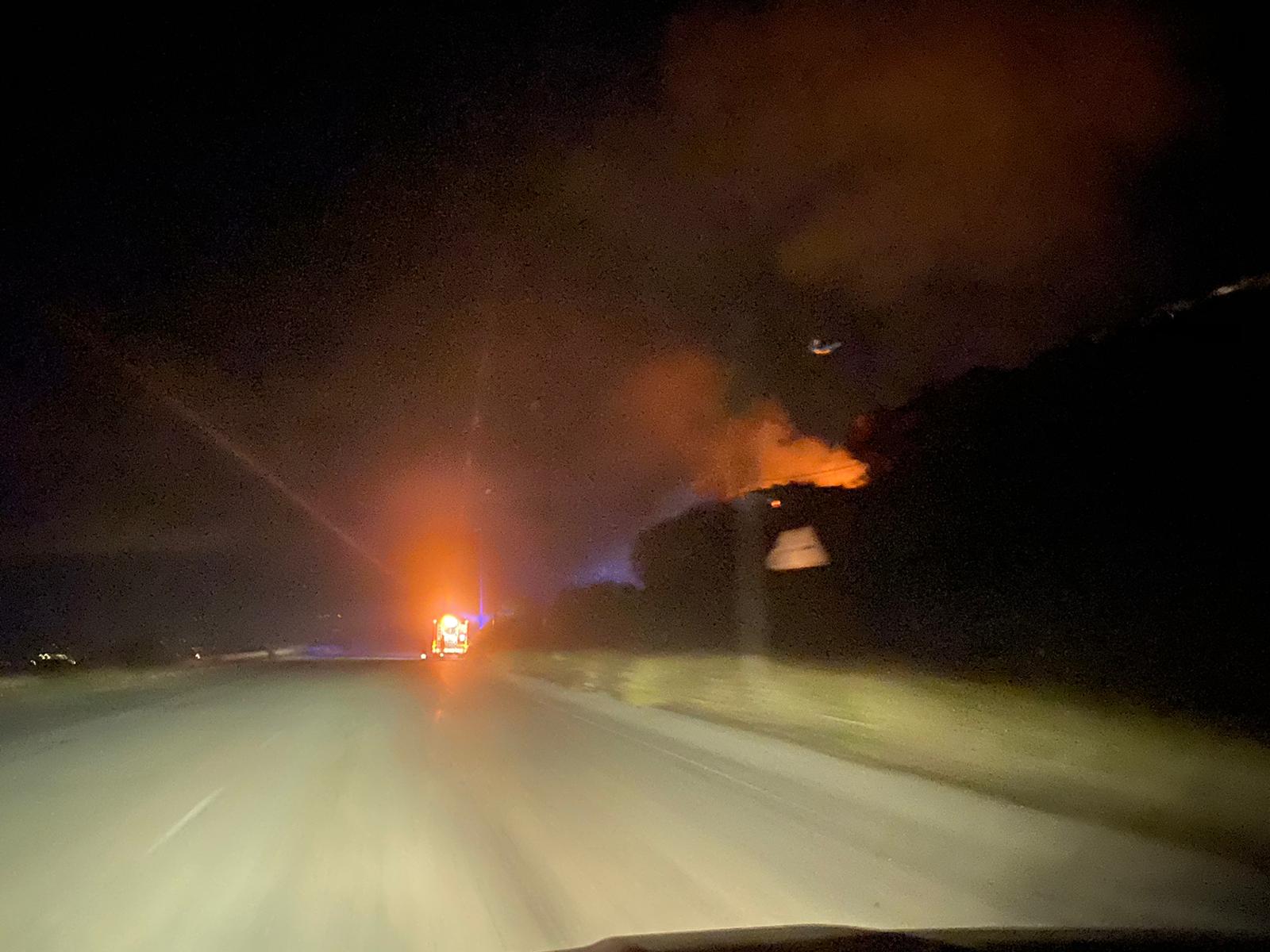 Termini Imerese: incendi lambiscono villette dalla  contrada Alga Secca alla contrada Tonnarella, paura tra i residenti
