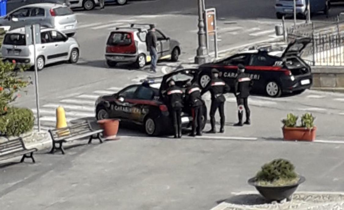 Termini Imerese: blitz dei carabinieri e controlli in città