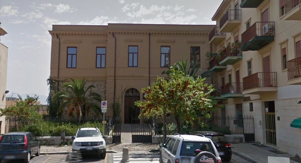 Lezioni ancora sospese per gli studenti dell'istituto "Balsamo-Pandolfini", la protesta dei genitori