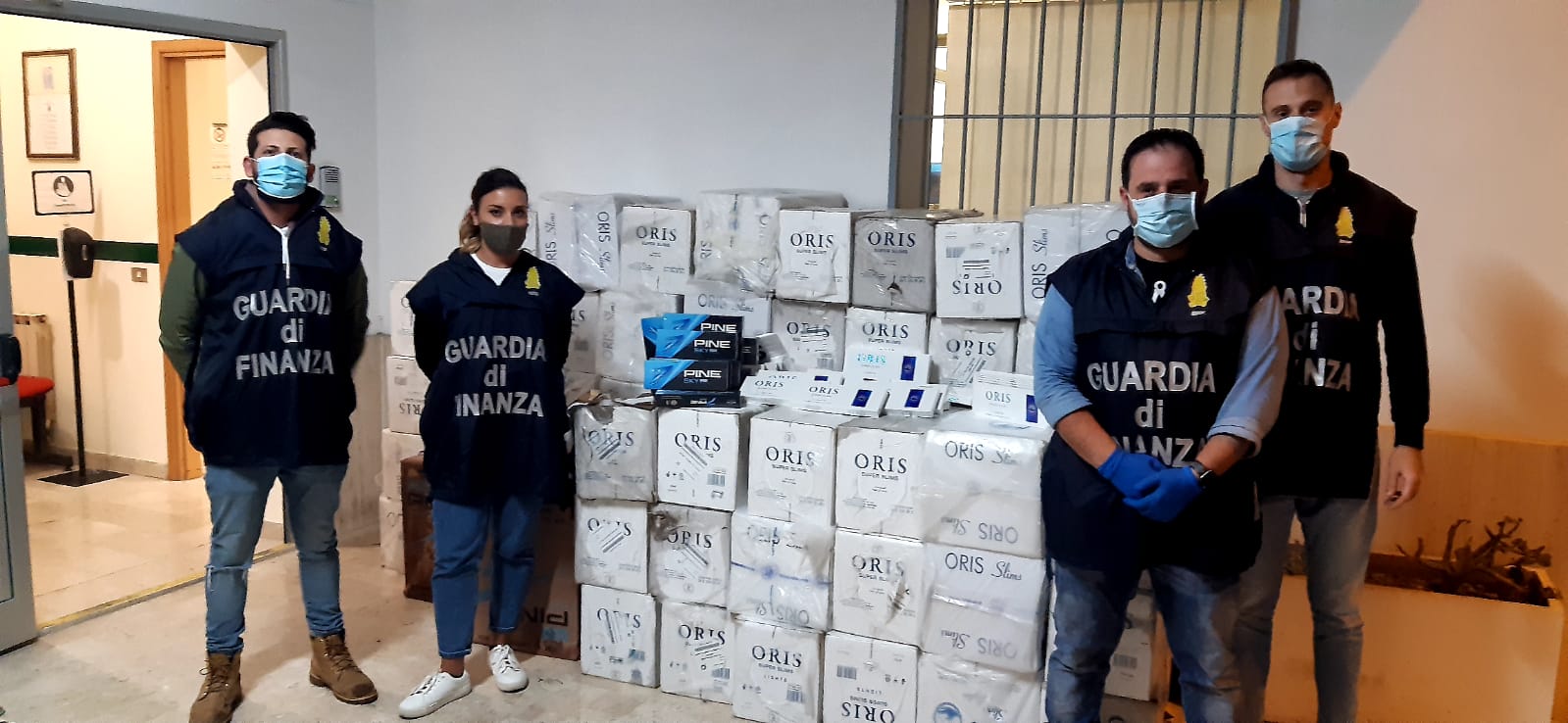 Guardia di Finanza: sequestrati 710 kg di sigarette di contrabbando, 4 arresti