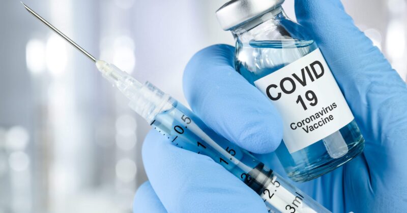 Da Maggio vaccinazioni anti-Covid anche in farmacia - L'accordo
