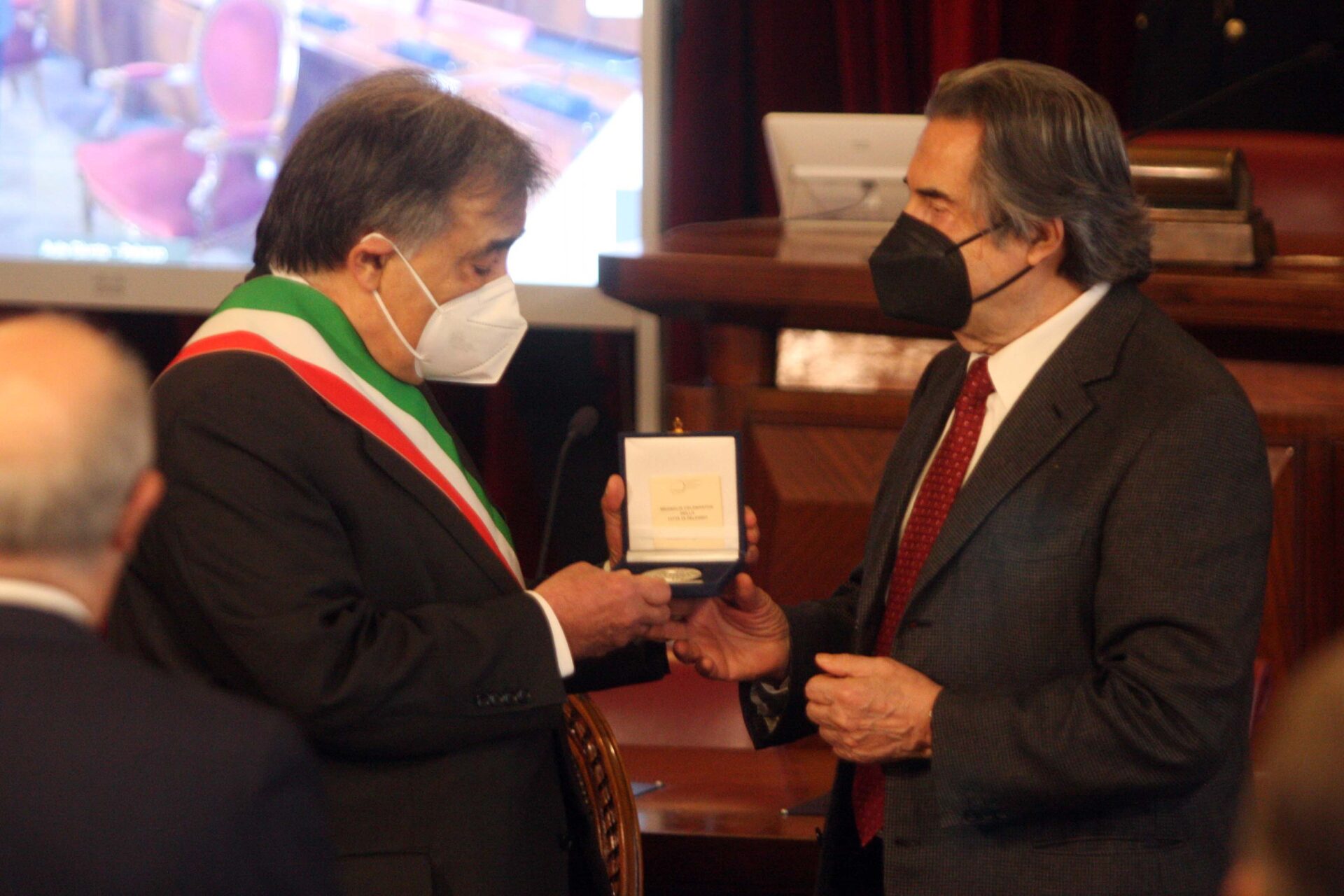 Il sindaco Orlando conferisce cittadinanza onoraria di Palermo al maestro Riccardo Muti