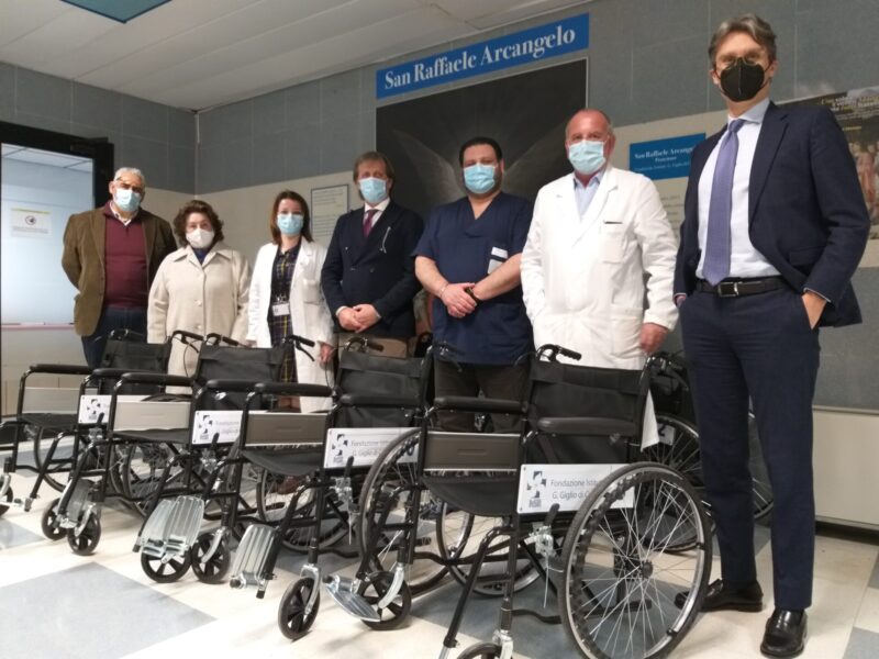 Donate 15 sedie a rotelle all'ospedale "Giglio di Cefalù"