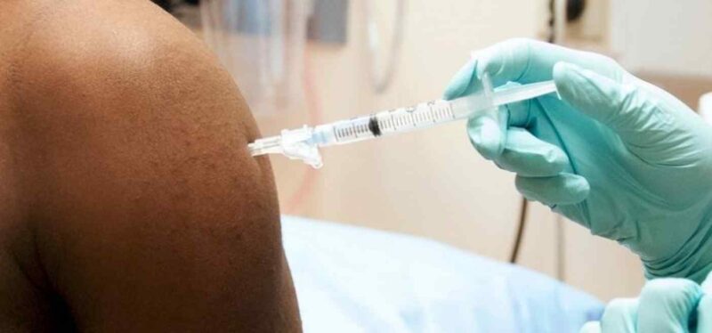 Bollettino Covid Dasoe: contagi in calo, al via le vaccinazioni booster