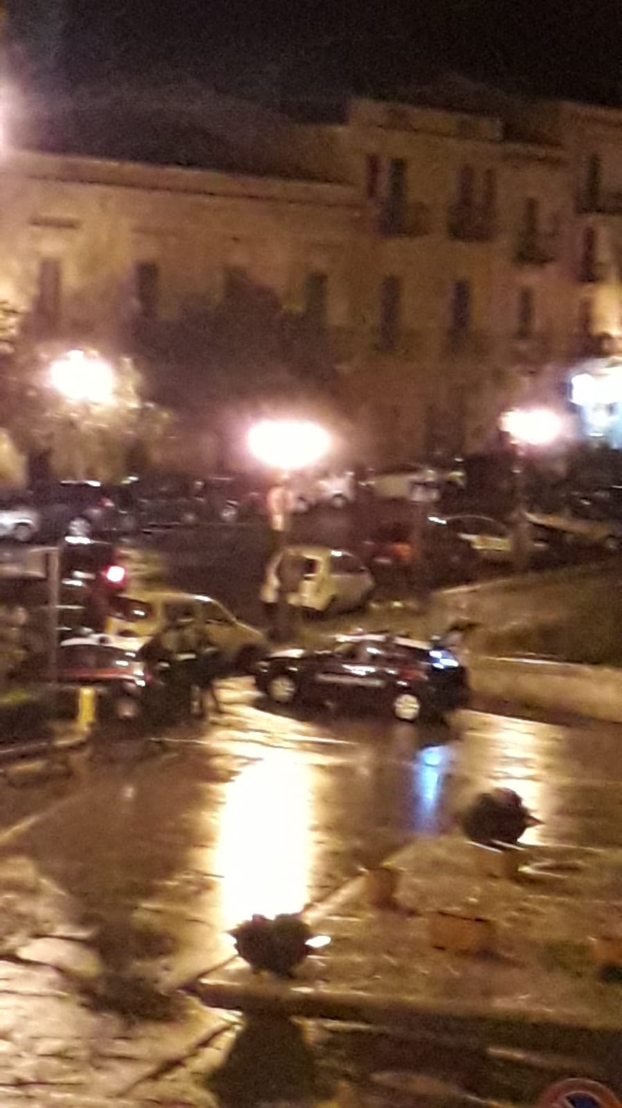 Momenti di tensione al Belvedere: giovani fermati dai carabinieri