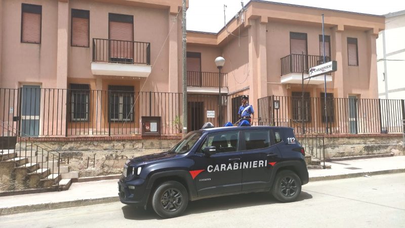 Carabinieri arrestano 22enne per furti in casa di anziani