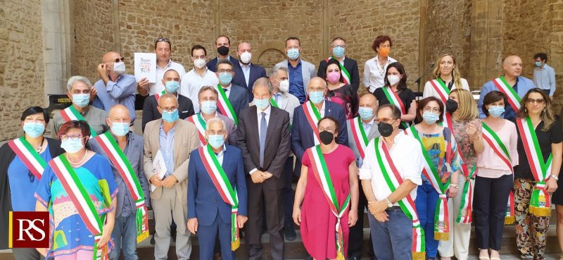 Borghi siciliani, Musumeci: «La Regione investe nella loro riqualificazione. Borghi da visitare ma anche da abitare»