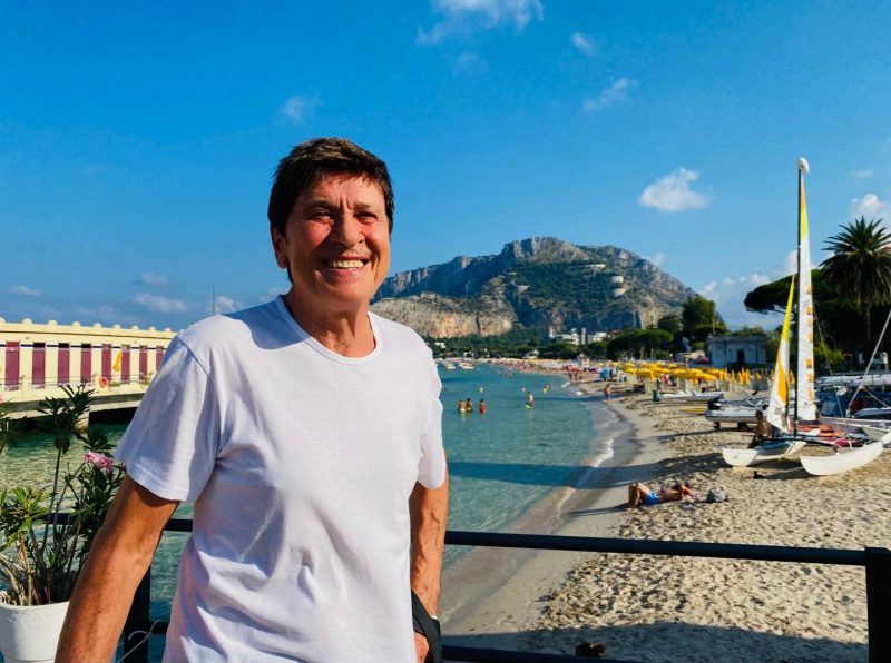 Gianni Morandi in vacanza a Palermo LE FOTO