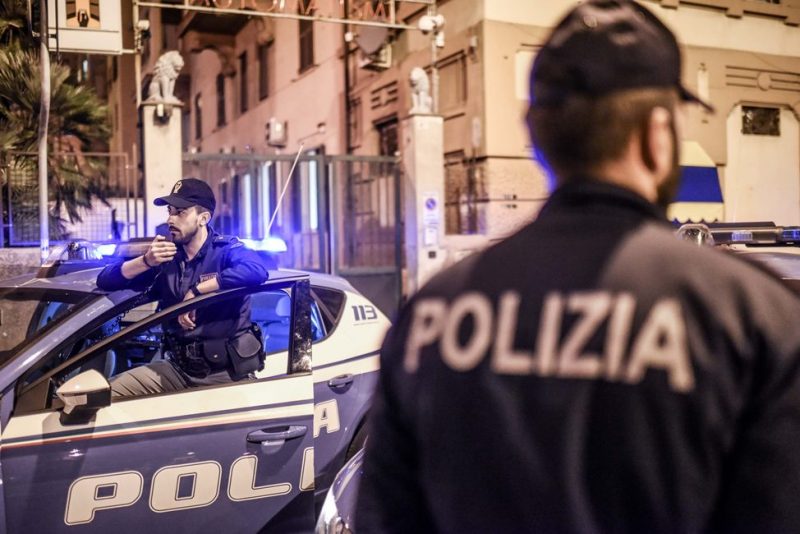 Provincia di Palermo: polizia arresta autore di una rapina ai danni di un'anziana
