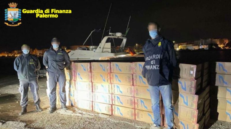 Guardia di finanza: arrestato contrabbandiere, sequestrate 1,5 tonnellate di sigarette in arrivo dal nord Africa