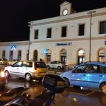 Momenti di paura alla stazione di Termini Imerese: anziano finisce con l’auto contro un palo
