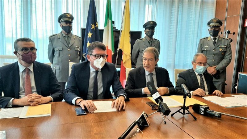 Regione Siciliana, concorsi per oltre 1000 assunzioni, Musumeci: «Una boccata d'ossigeno per l’occupazione»