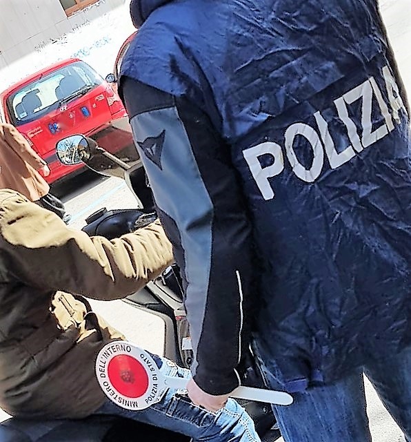 Polizia: arrestato minore presunto autore di quattro rapine a Palermo