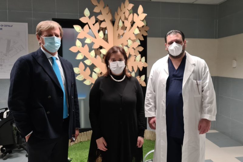 Oncologia, all'ospedale Giglio di Cefalù l'albero delle idee che raccoglie i messaggi dei pazienti