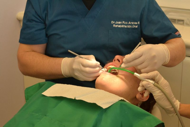 Guardia di Finanza: scoperto falso dentista in provincia di Palermo, operava senza laurea né abilitazione