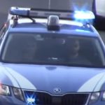 Si masturba in auto in pieno centro: Polizia lo sanziona