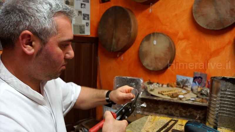 L'artigiano del tamburo Fabrizio Fazio entra ufficialmente nel registro delle eredità immateriali della regione Sicilia