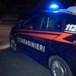 Aggredisce la moglie e accoltella il cognato: fugge ma viene arrestato dai carabinieri