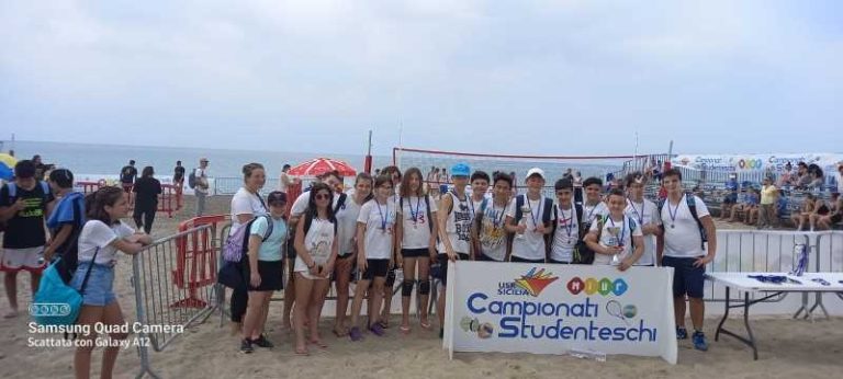 Primo posto nel beach tennis per gli studenti della Tisia d’Imera ai giochi sportivi studenteschi 2021/22 FOTO