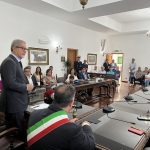 Terrasini, Musumeci in visita al Comune: «Finanziati i lavori per il sottopassaggio ferroviario» VIDEO