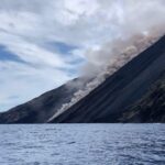 Stromboli: nuova eruzione arriva fino al mare