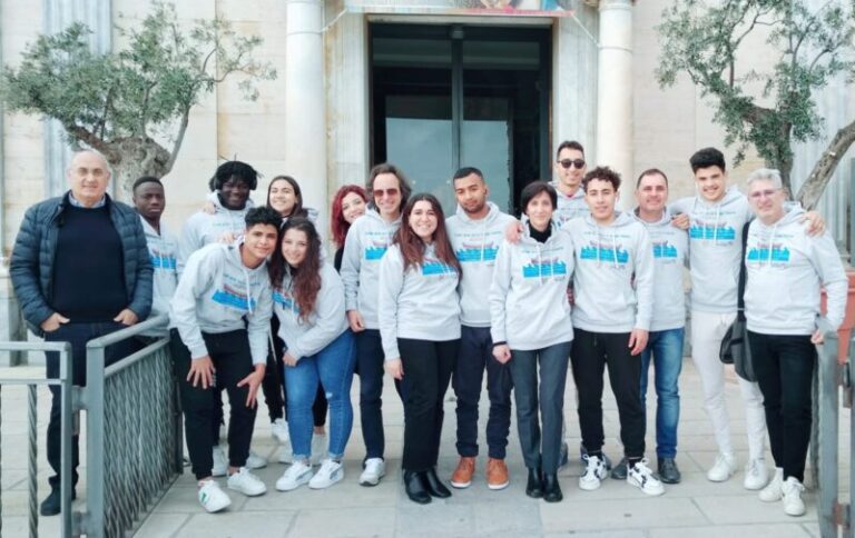 Palermo ad Altavilla Milicia: studenti italiani e stranieri contro il razzismo