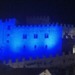 Caccamo: il castello si illumina di blu, gesto simbolico per far luce sull’autismo FOTO