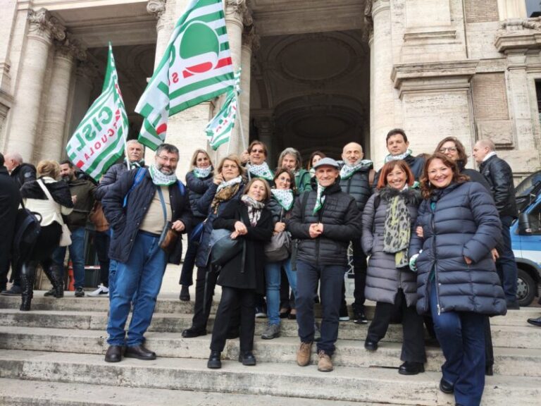 Sono 175 i dirigenti scolastici che vogliono tornare in Sicilia: la protesta