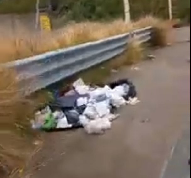 Termini Imerese: dopo la Targa Florio 107 il piazzale del parco assistenza rimane invaso dai rifiuti VIDEO