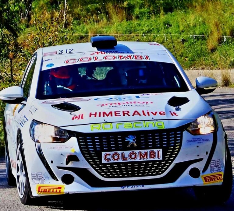 I portacolori della scuderia RO racing al Tindari Rally per rincorrere la qualificazione alla finale della Coppa Italia