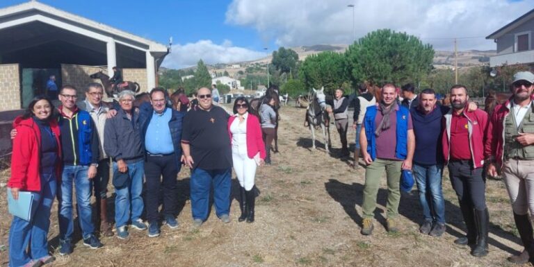 Gangi: 80 tra cavalieri e amazzoni per il XVIII raduno delle associazioni ippiche di Sicilia