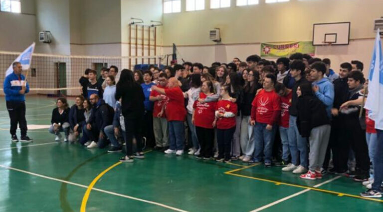 Liceo scientifico Termini Imerese: grande partecipazione al flash mod dei ragazzi dell’AIPD special olympic FOTO E VIDEO