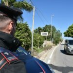 Scoperta piantagione indoor di cannabis in provincia di Palermo: marito arrestato, moglie denunciata