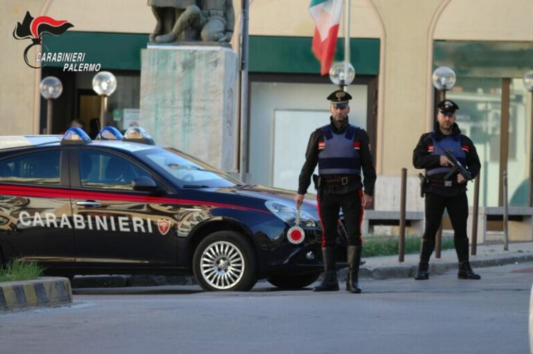 Palermo: giovane pusher tenta la fuga, i carabinieri arrestano un 18enne per spaccio