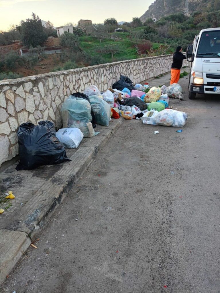 Abbandono selvaggio di rifiuti a Trabia: beccati e multati i trasgressori LE FOTO