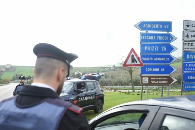 Provincia di Palermo: arrestati quattro ragazzi accusati di furto e ricettazione di moto
