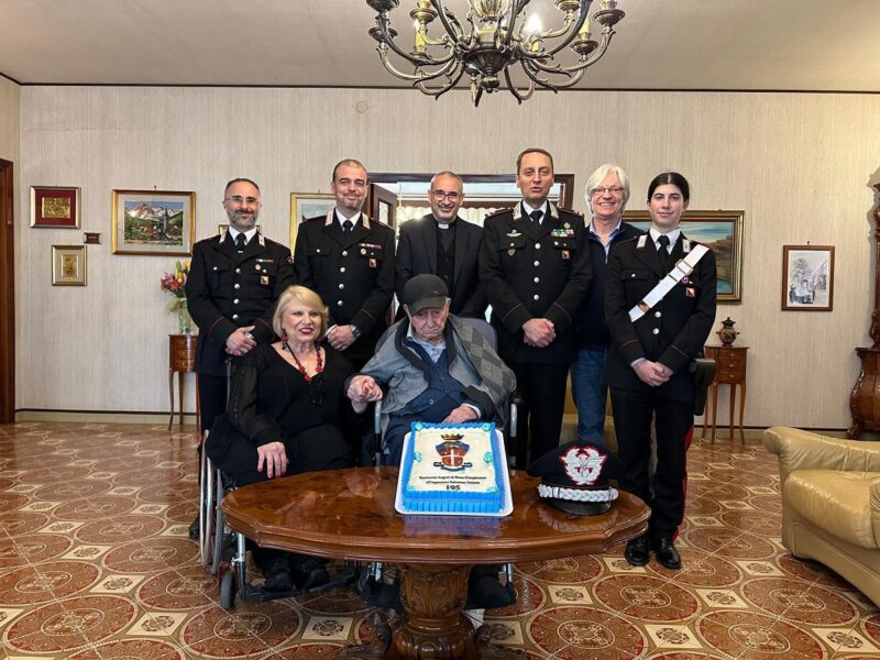 Carabinieri: festa per i 105 anni del brigadiere Salvatore Galante