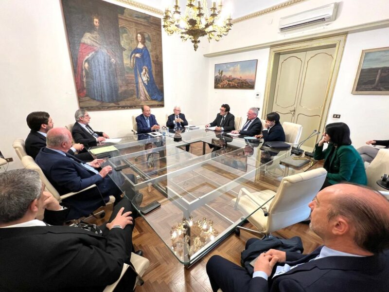 Incontro-presidente-con-Anci-Sicilia.jpg